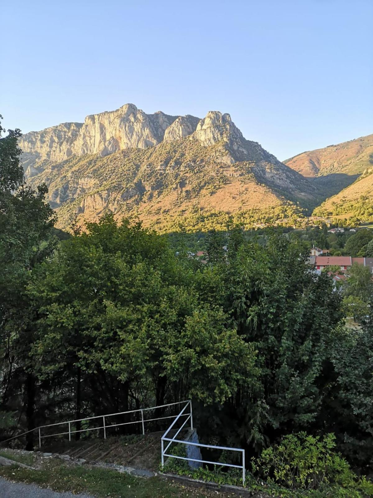 Les Gites De Beille Les Cabannes  Esterno foto